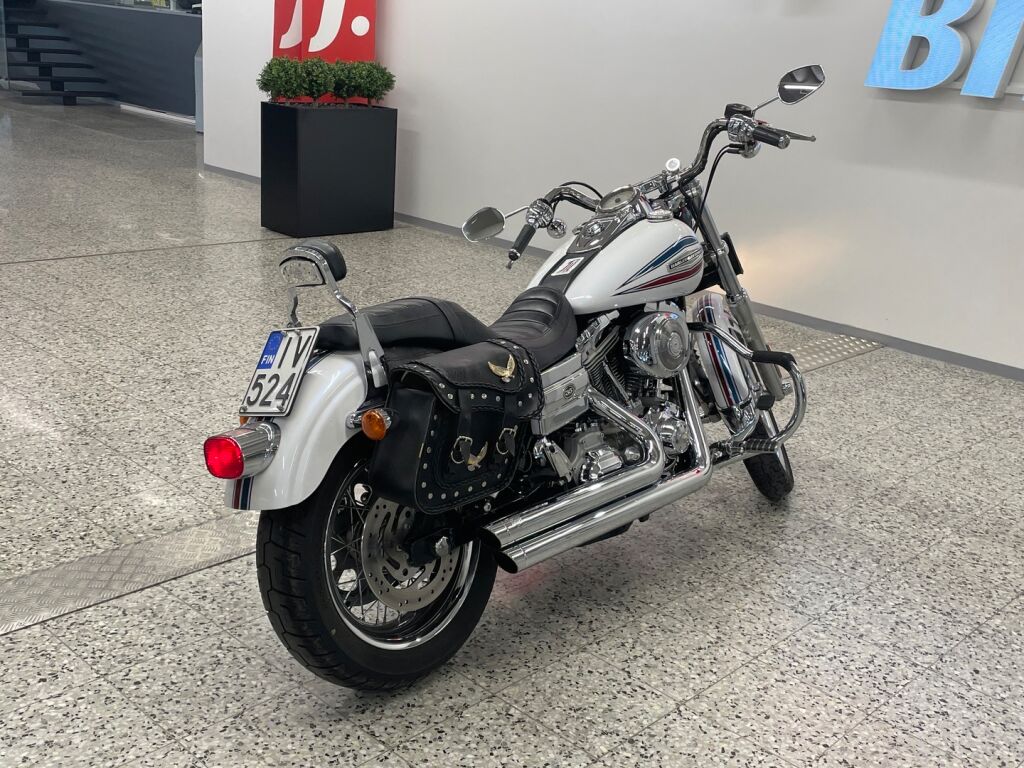 Harley-davidson DYNA 2006 Musta