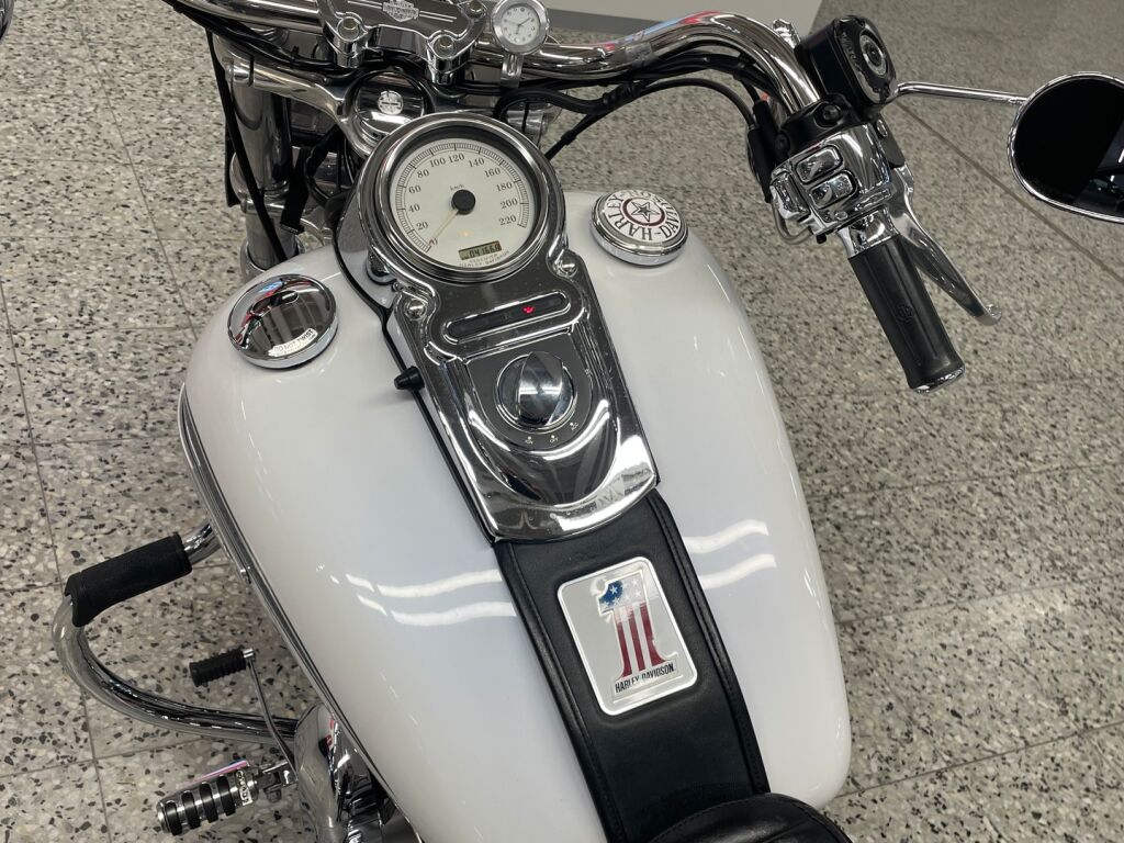 Harley-davidson DYNA 2006 Musta