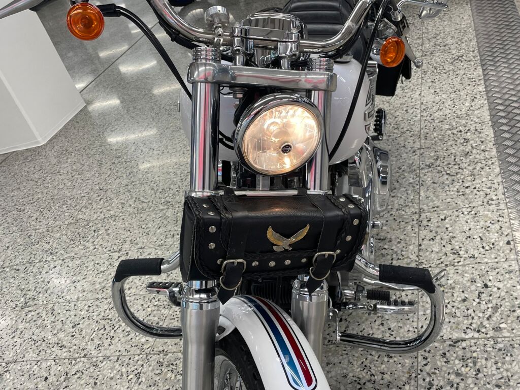Harley-davidson DYNA 2006 Musta