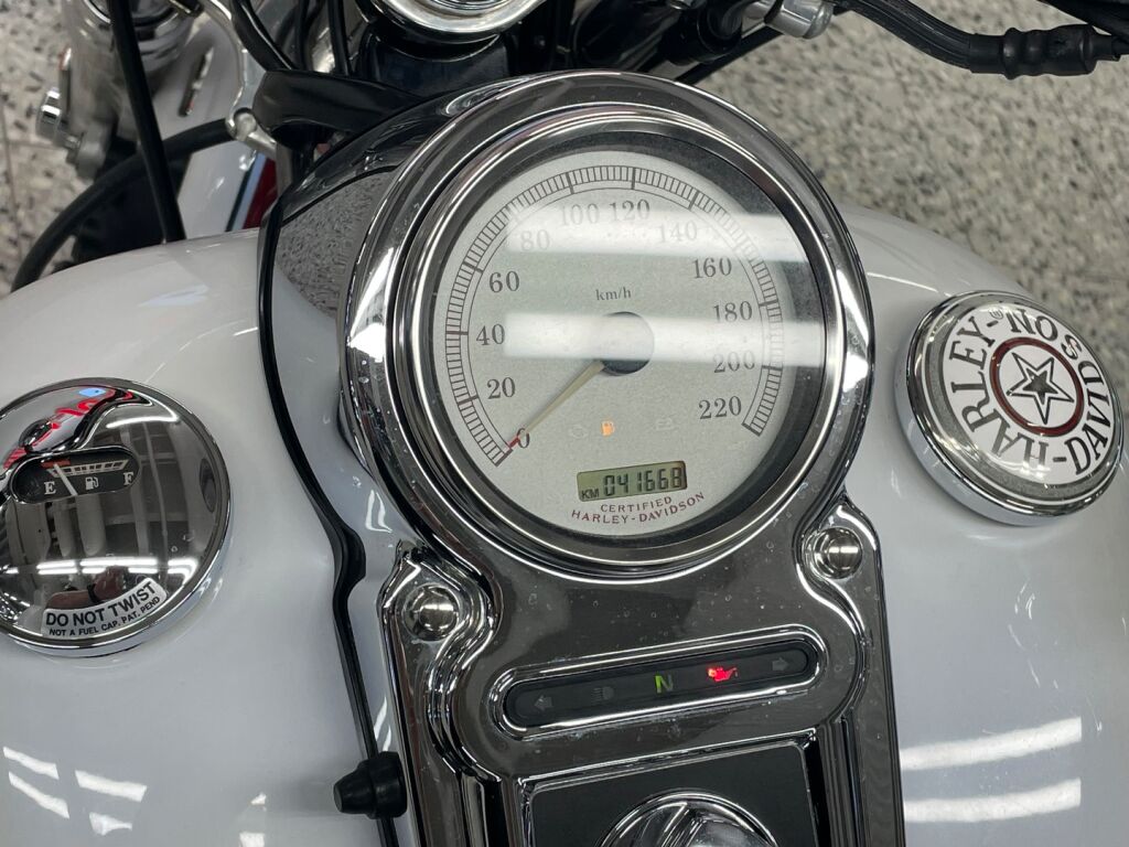 Harley-davidson DYNA 2006 Musta