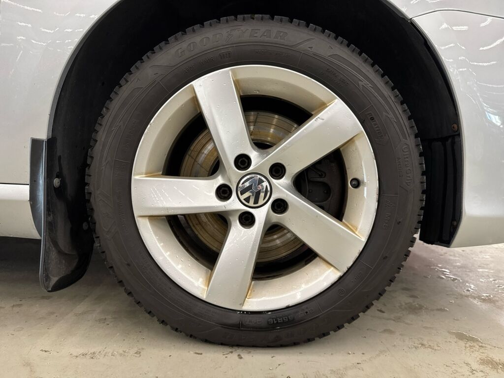 Volkswagen Passat 2012 Harmaa