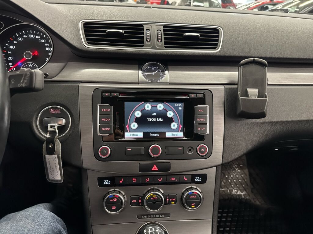 Volkswagen Passat 2012 Harmaa