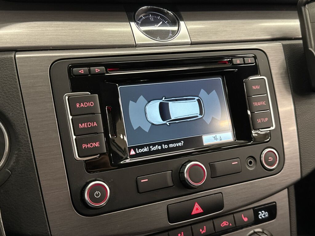 Volkswagen Passat 2012 Harmaa