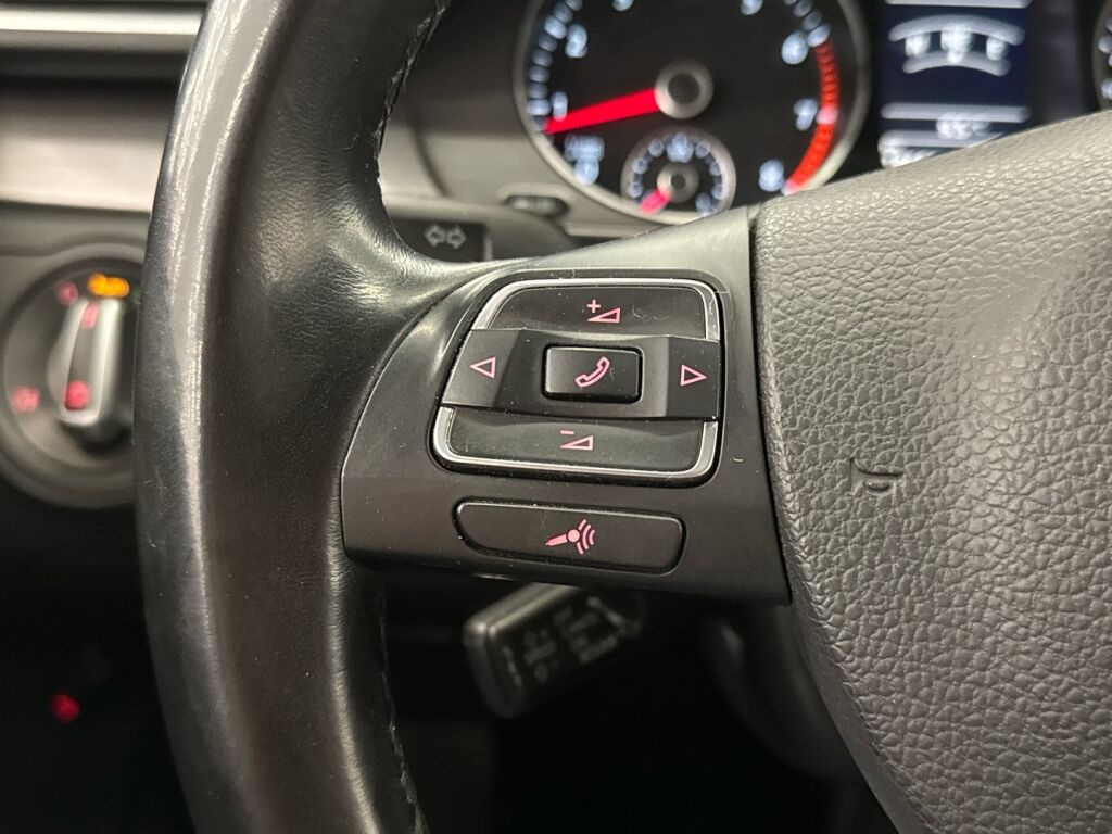 Volkswagen Passat 2012 Harmaa