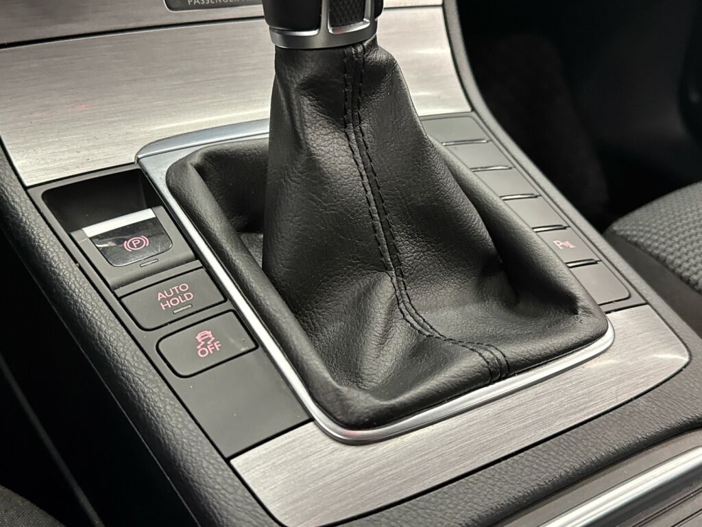 Volkswagen Passat 2012 Harmaa