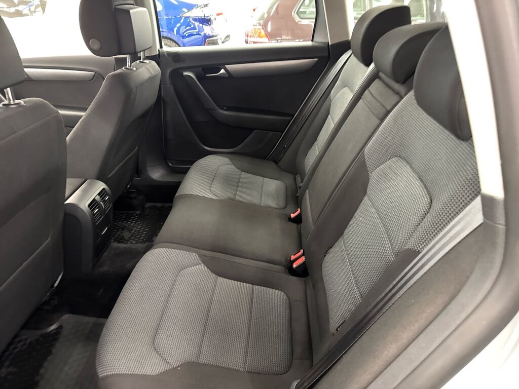 Volkswagen Passat 2012 Harmaa