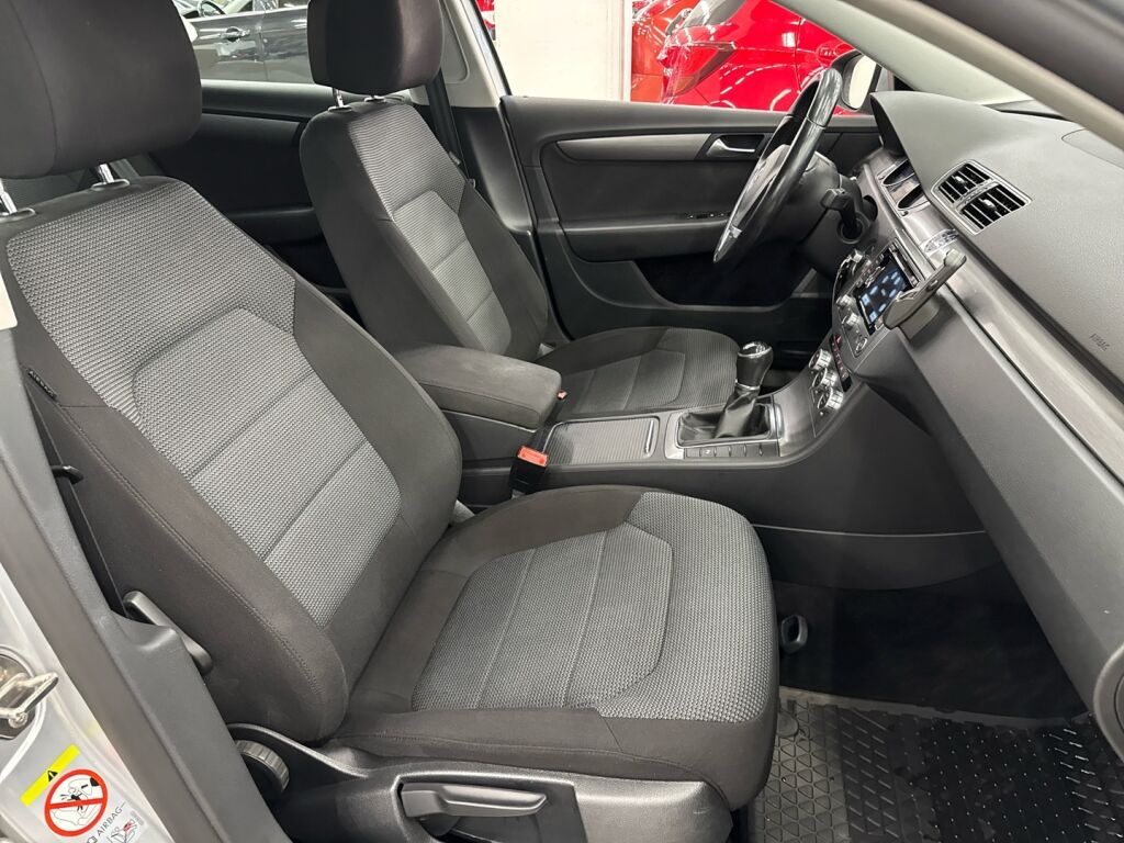 Volkswagen Passat 2012 Harmaa