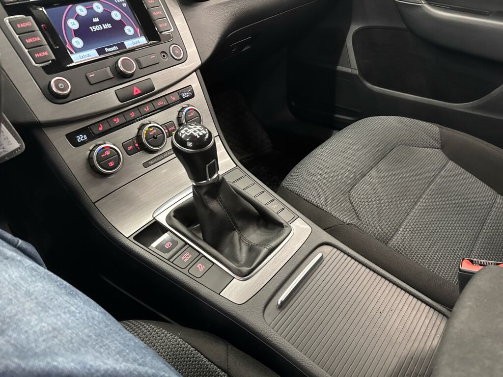 Volkswagen Passat 2012 Harmaa