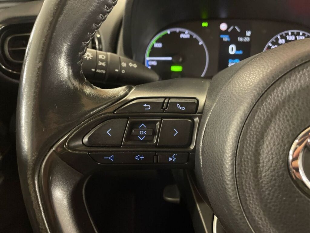 Toyota Yaris 2020 Valkoinen