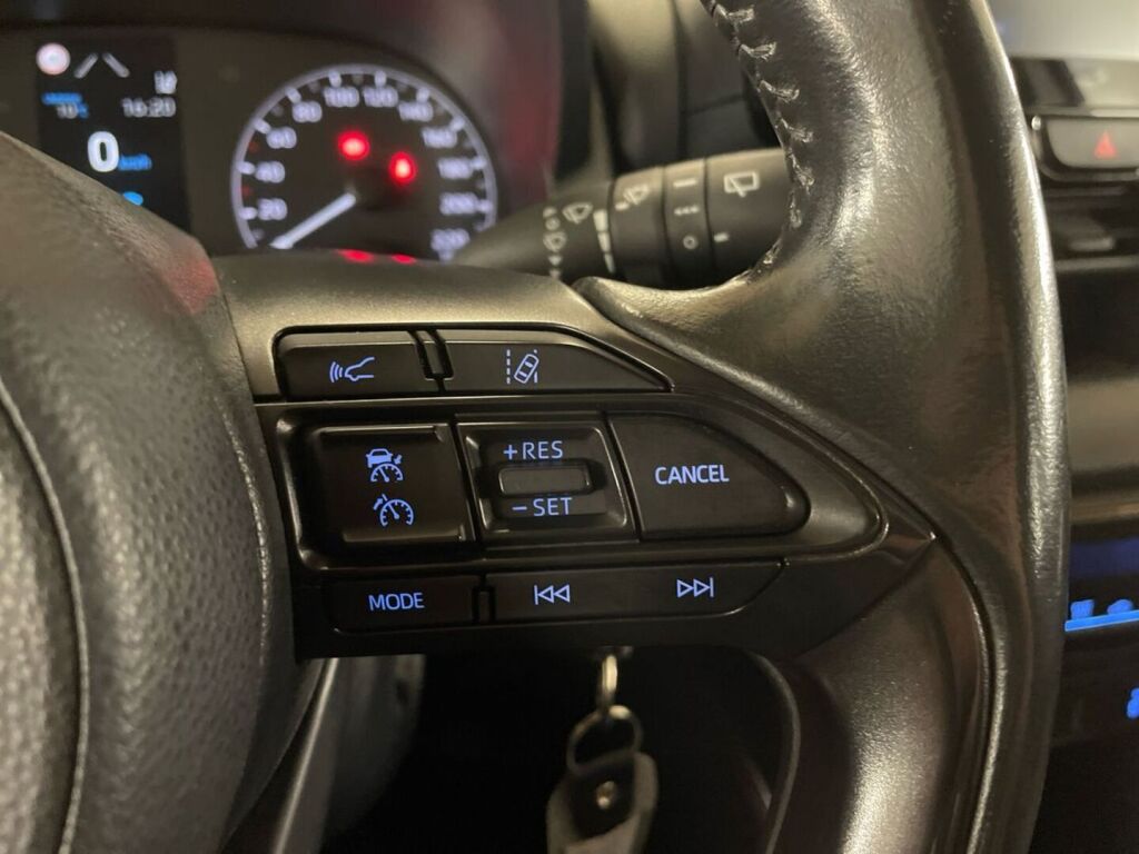 Toyota Yaris 2020 Valkoinen