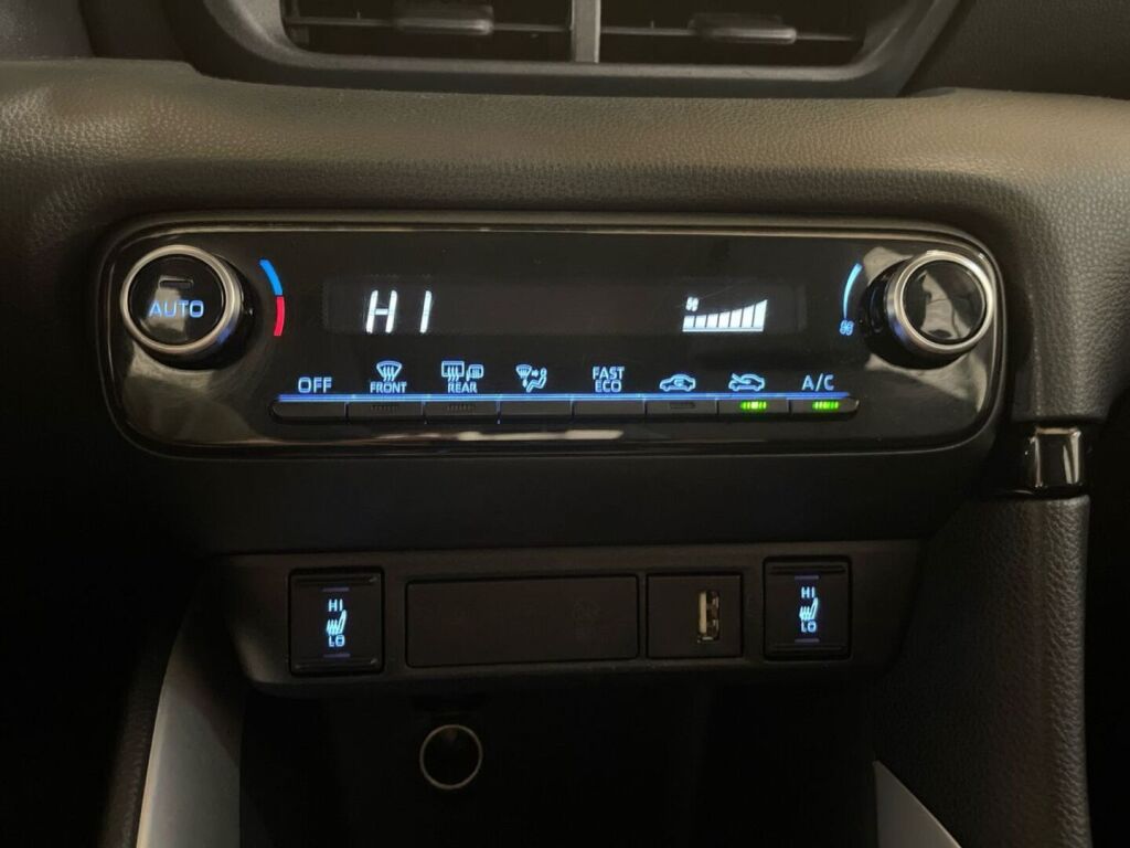 Toyota Yaris 2020 Valkoinen