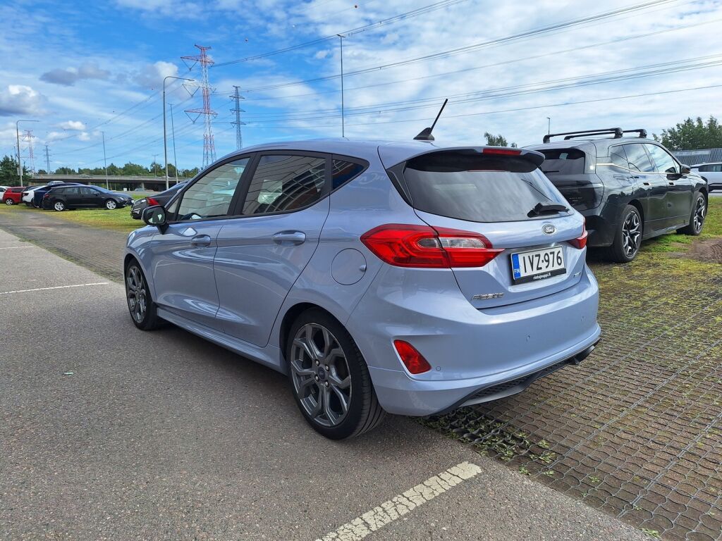 Ford Fiesta 2021 Sininen