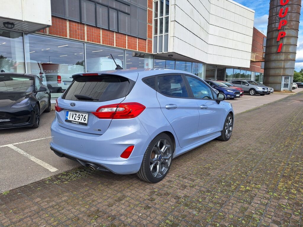 Ford Fiesta 2021 Sininen