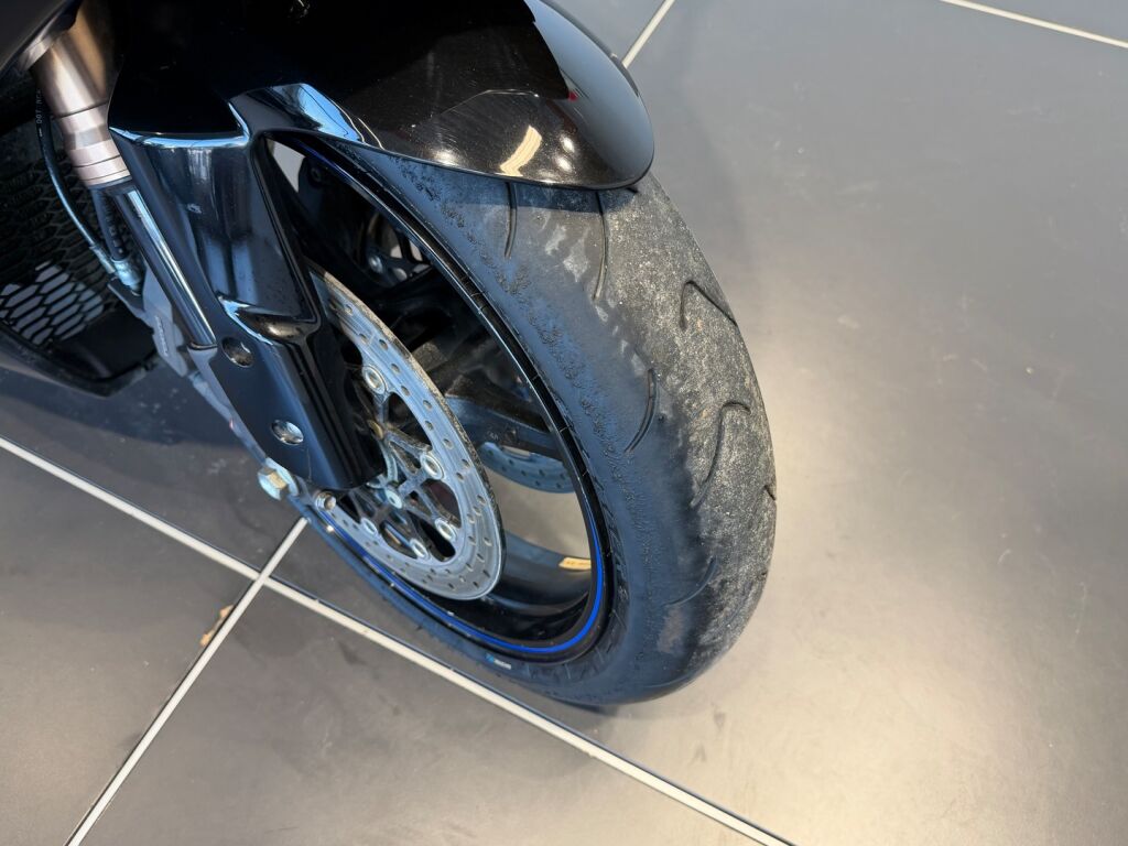 Suzuki GSX-R 2006 Musta