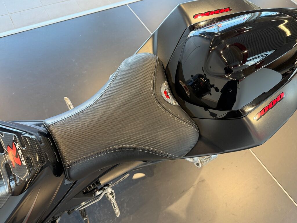 Suzuki GSX-R 2006 Musta