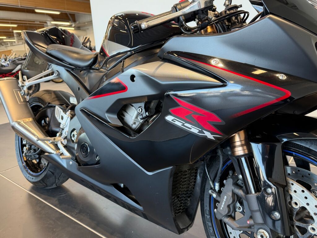 Suzuki GSX-R 2006 Musta