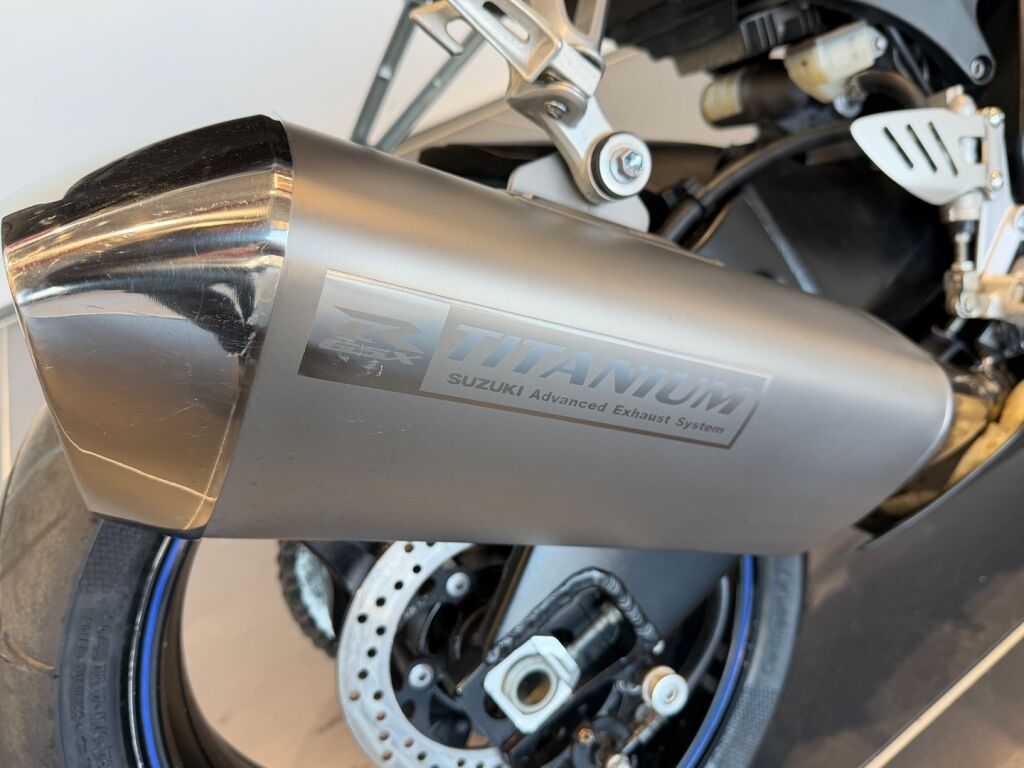 Suzuki GSX-R 2006 Musta