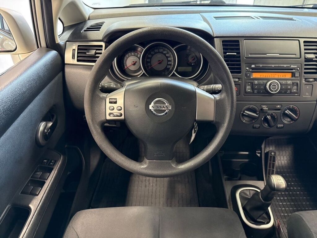 Nissan Tiida 2008 Hopea