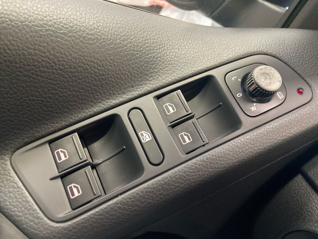 Volkswagen Tiguan 2008 Musta