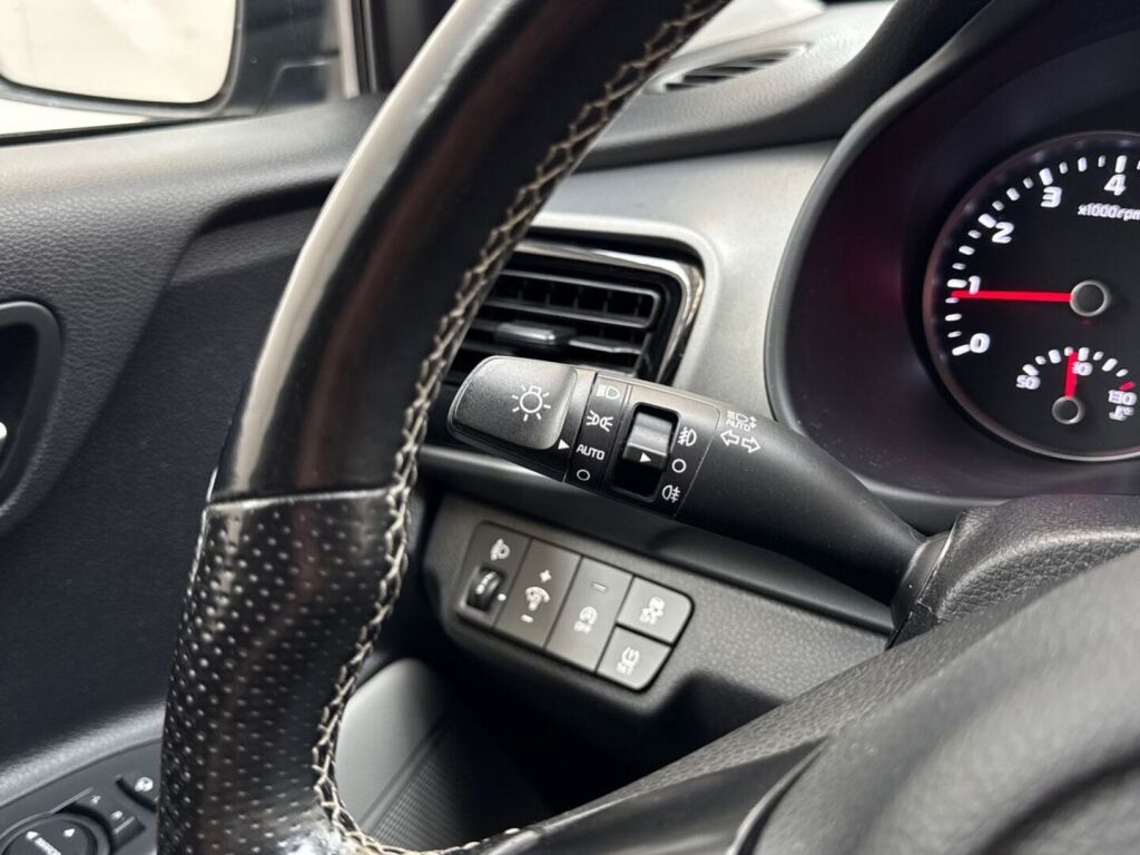 Kia Stonic 2021 Sininen