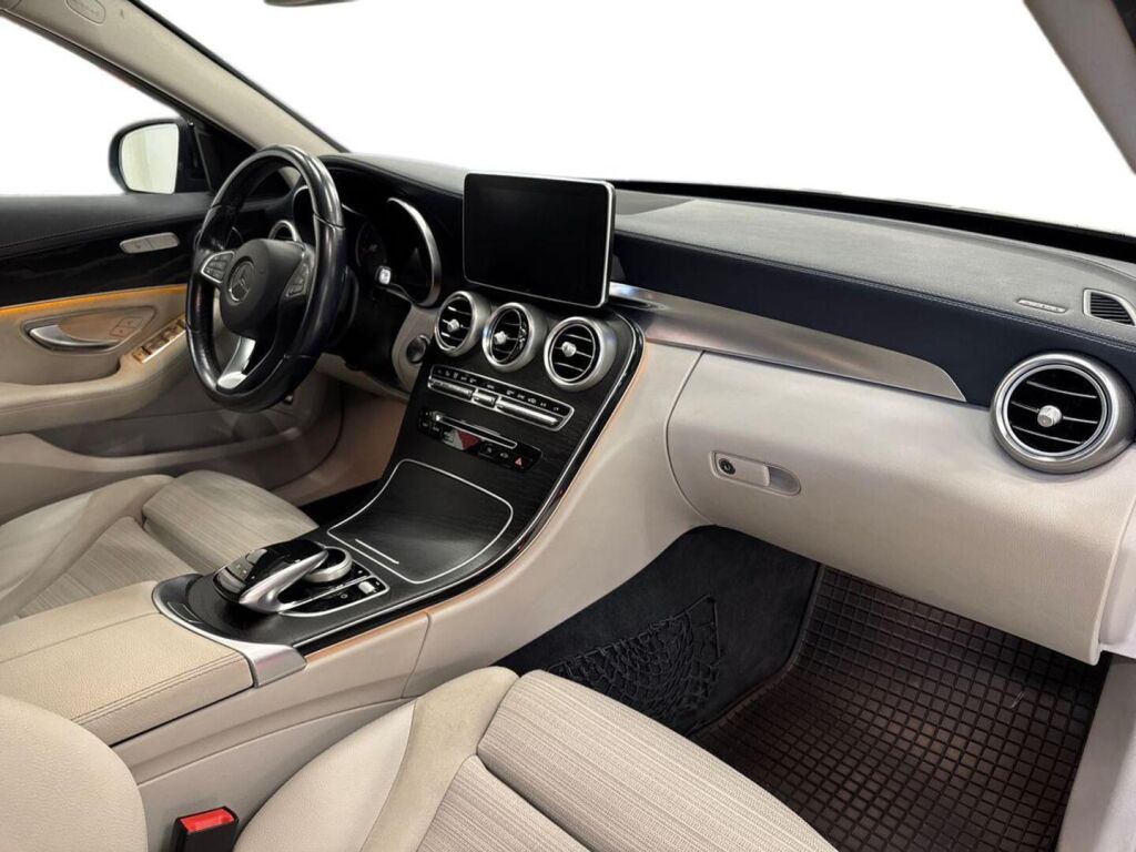 Mercedes-Benz C 2017 Harmaa