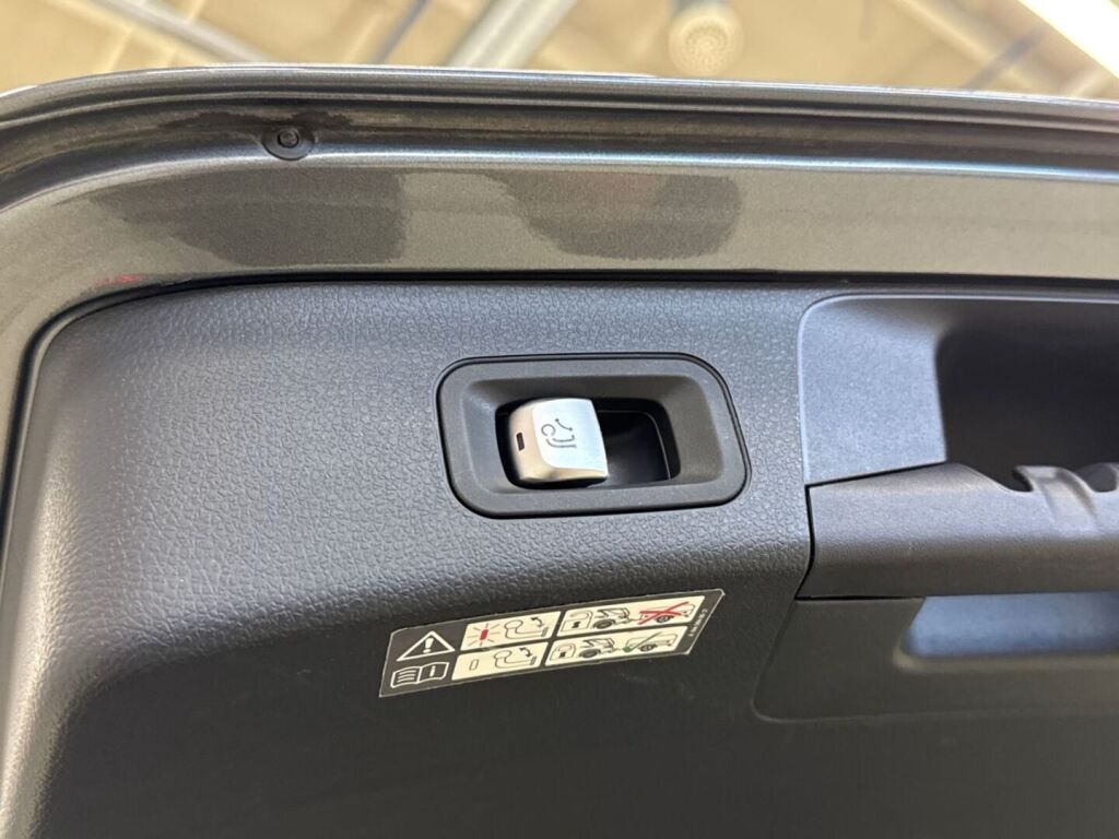 Mercedes-Benz C 2017 Harmaa