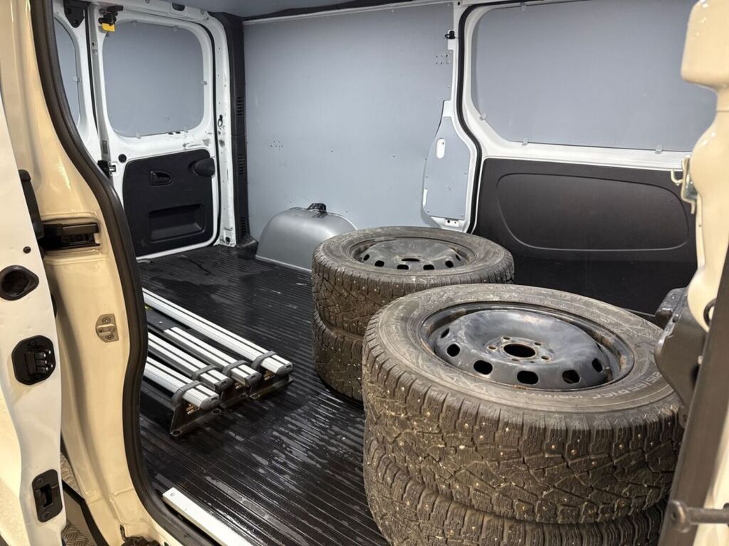 Renault Trafic 2021 Valkoinen