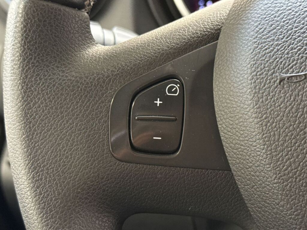 Renault Trafic 2021 Valkoinen