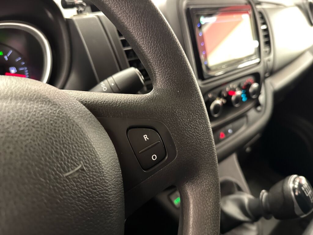 Renault Trafic 2020 Valkoinen