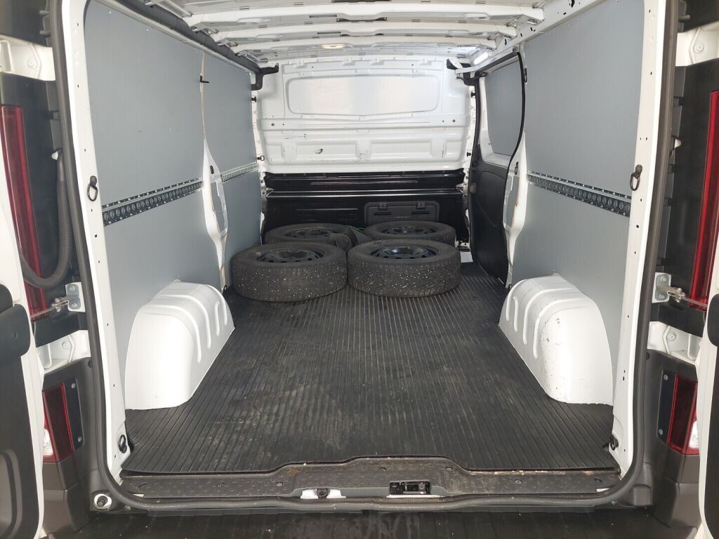 Renault Trafic 2020 Valkoinen