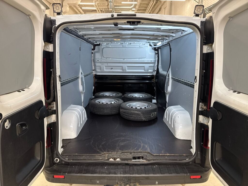 Renault Trafic 2020 Valkoinen