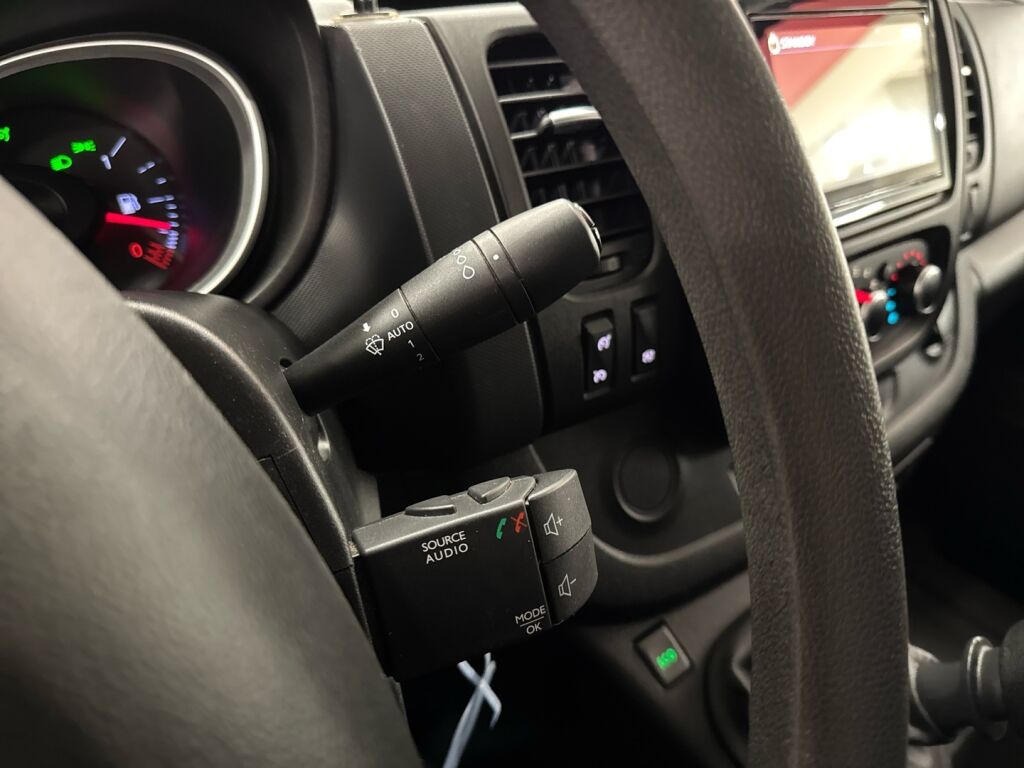 Renault Trafic 2020 Valkoinen