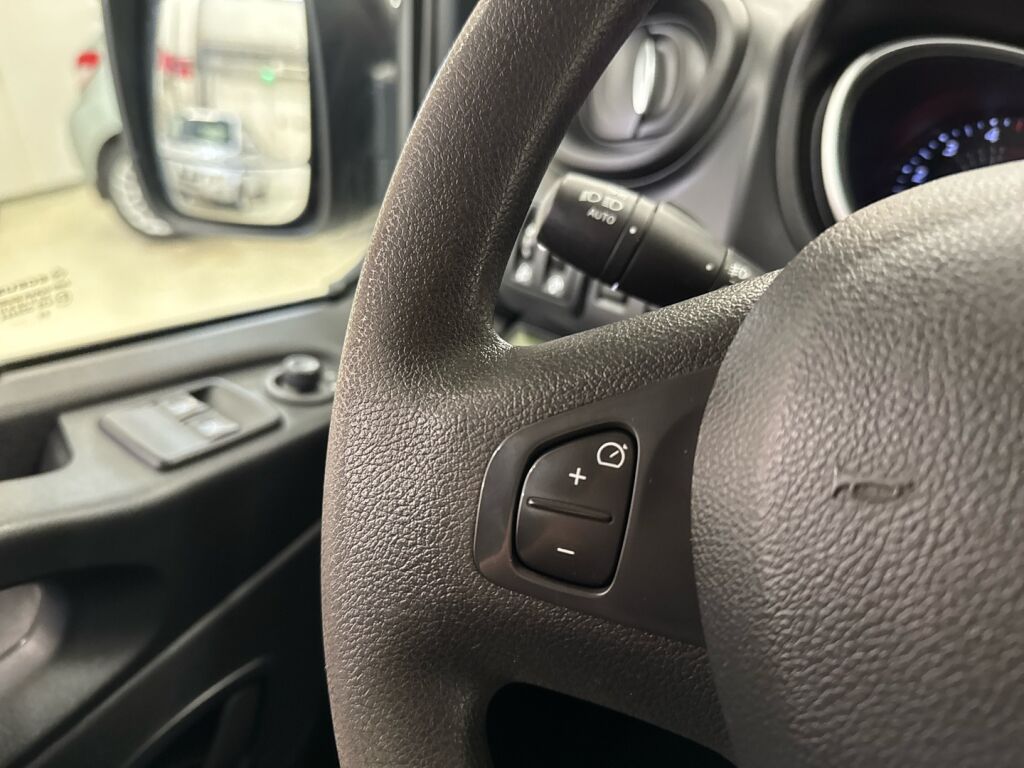 Renault Trafic 2020 Valkoinen