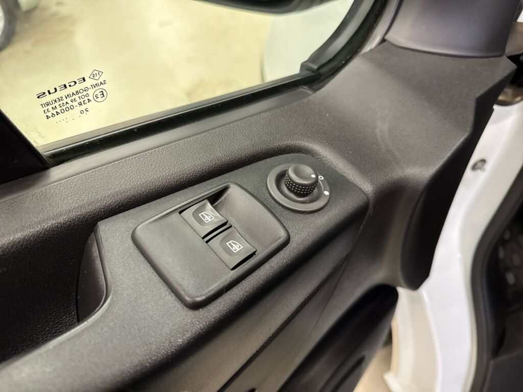 Renault Trafic 2020 Valkoinen