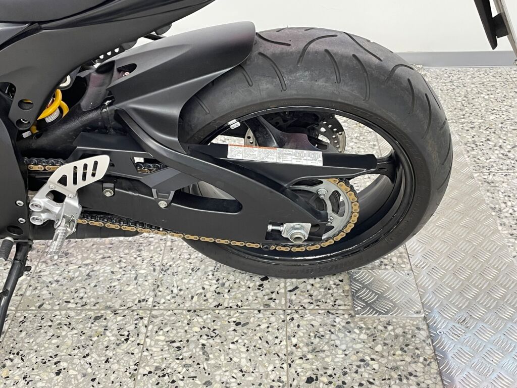 Suzuki GSX-R 2006 Musta