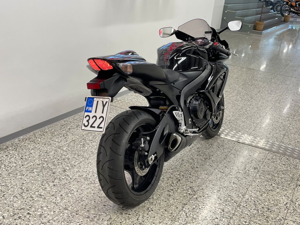 Suzuki GSX-R 2006 Musta