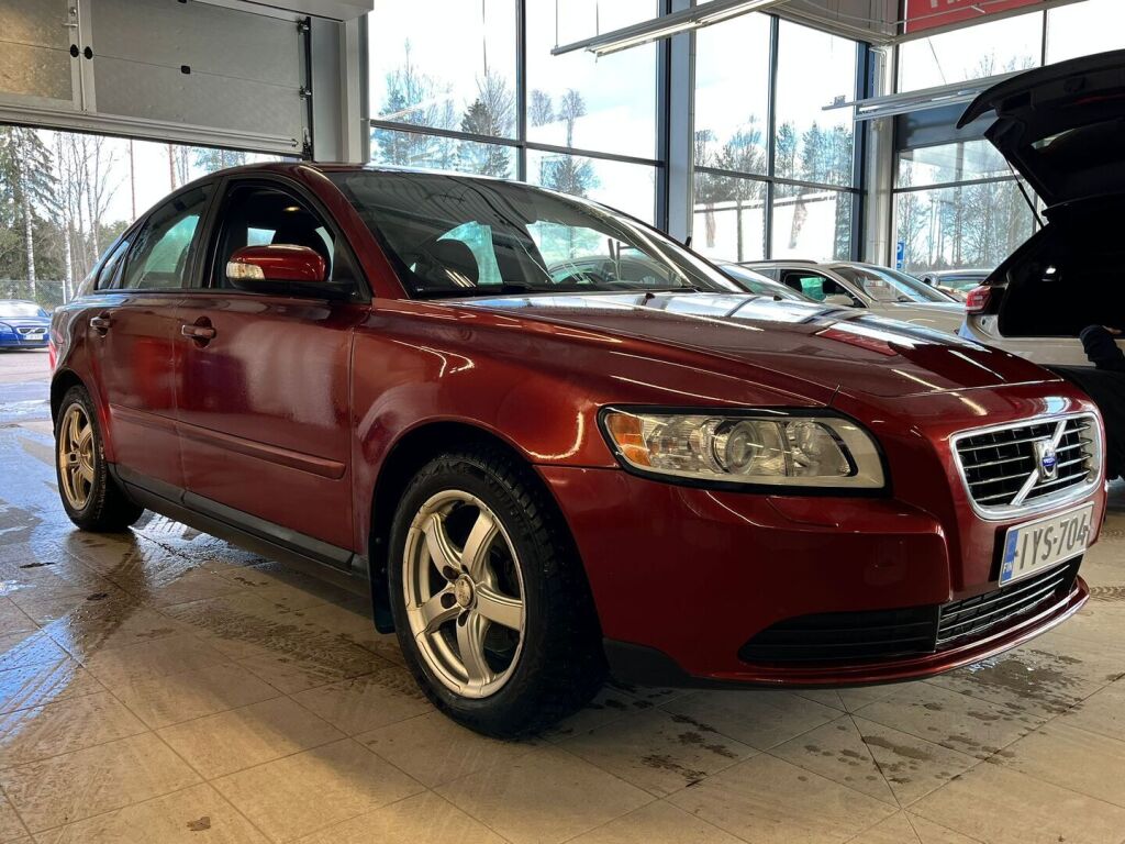 Volvo S40 2008 Punainen