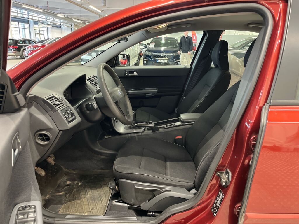 Volvo S40 2008 Punainen