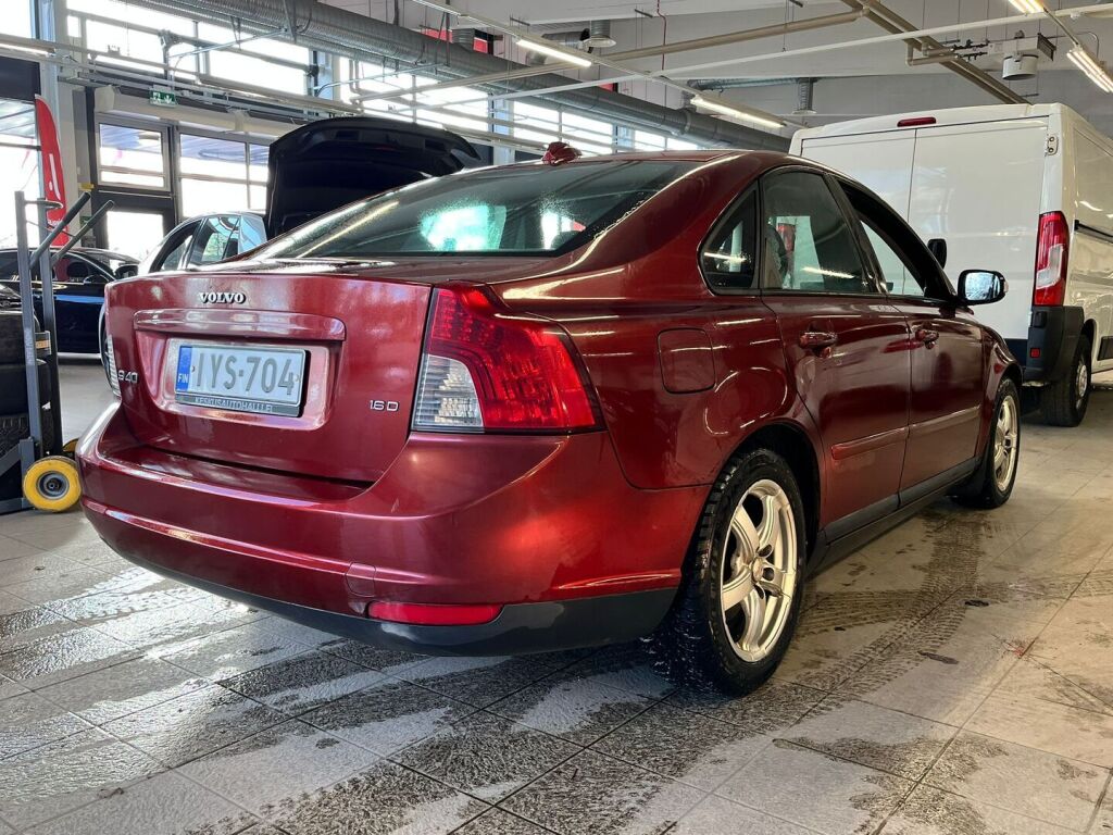 Volvo S40 2008 Punainen