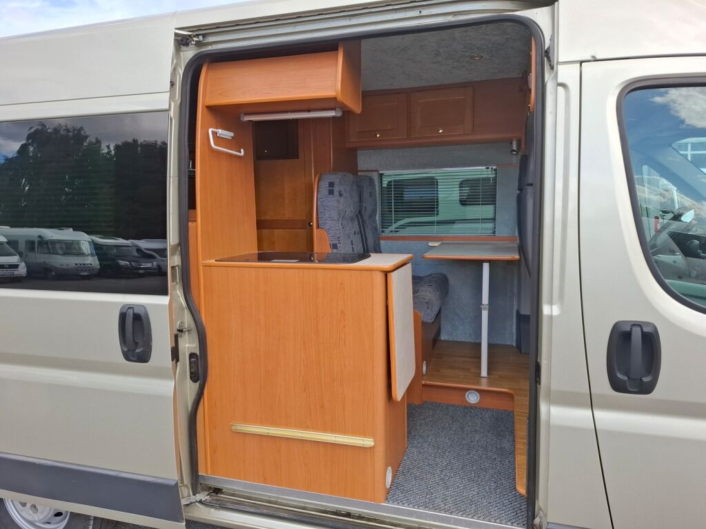 Casa car 540 2008 Ruskea (beige)
