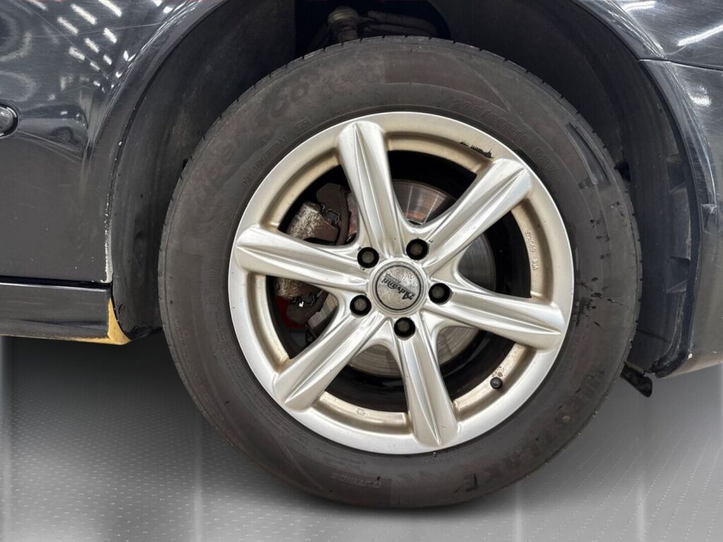 Mercedes-Benz E 2007 Musta