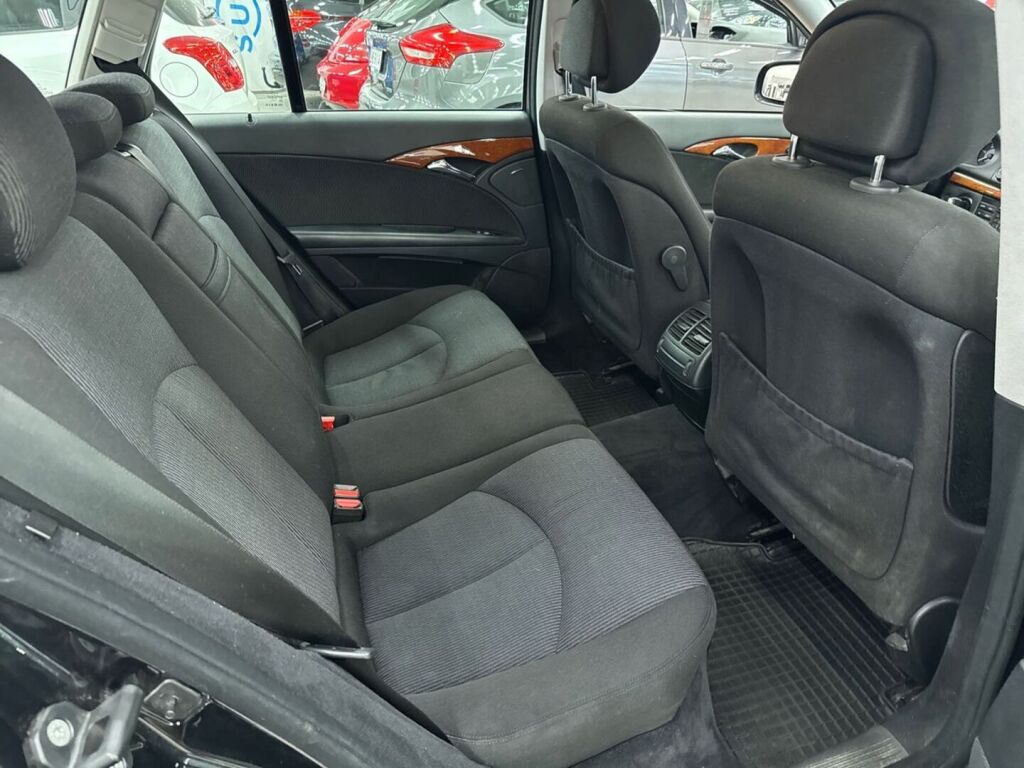 Mercedes-Benz E 2007 Musta