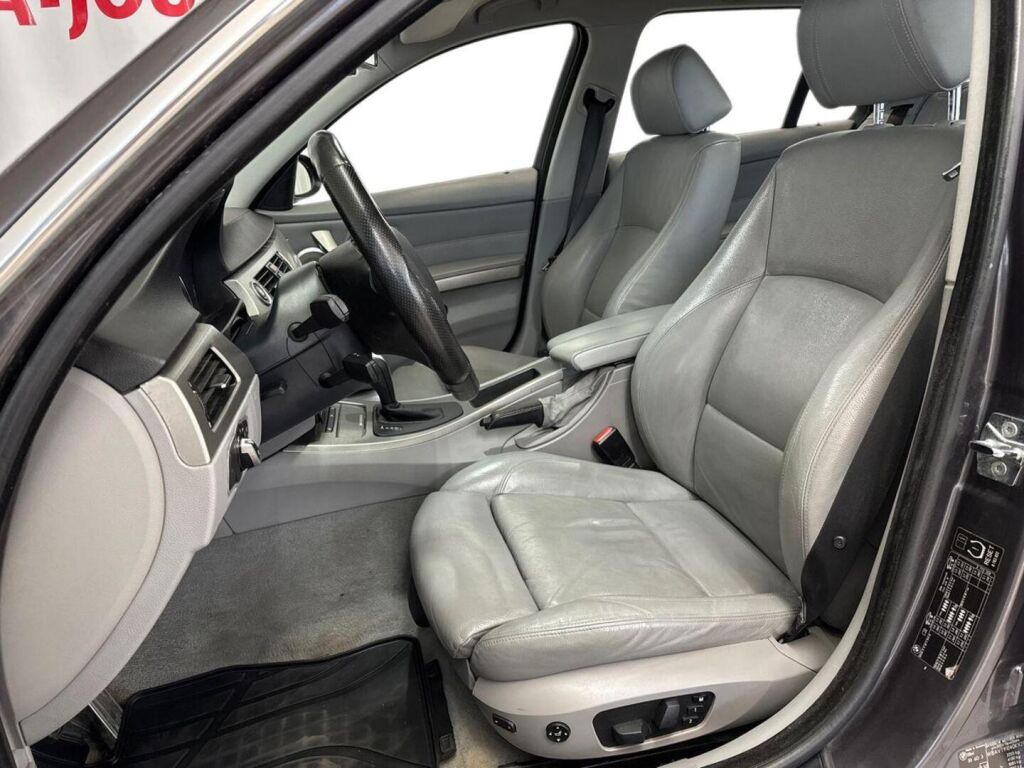 BMW 330 2008 Harmaa