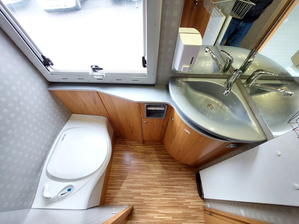 Bürstner Argos A 747 2007 Valkoinen