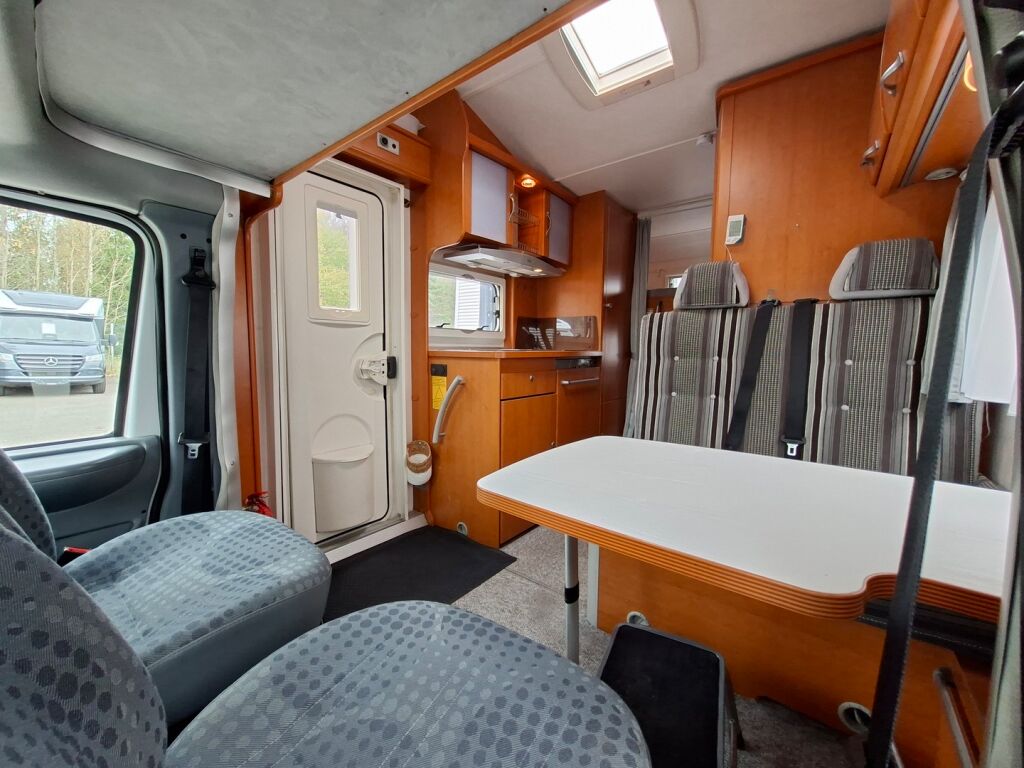 LMC Liberty Basic A 564 G 2009 Valkoinen