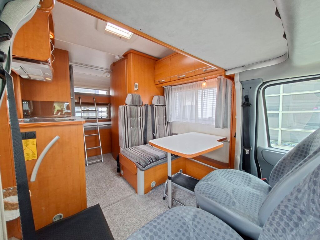 LMC Liberty Basic A 564 G 2009 Valkoinen
