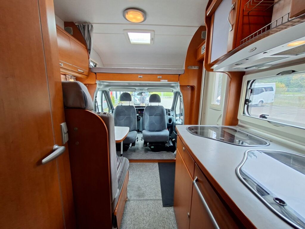 LMC Liberty Basic A 564 G 2009 Valkoinen
