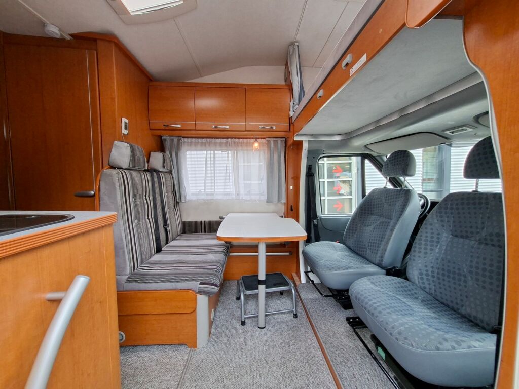 LMC Liberty Basic A 564 G 2009 Valkoinen