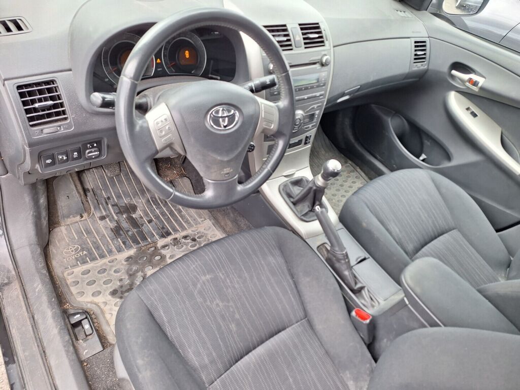 Toyota Corolla 2008 Musta