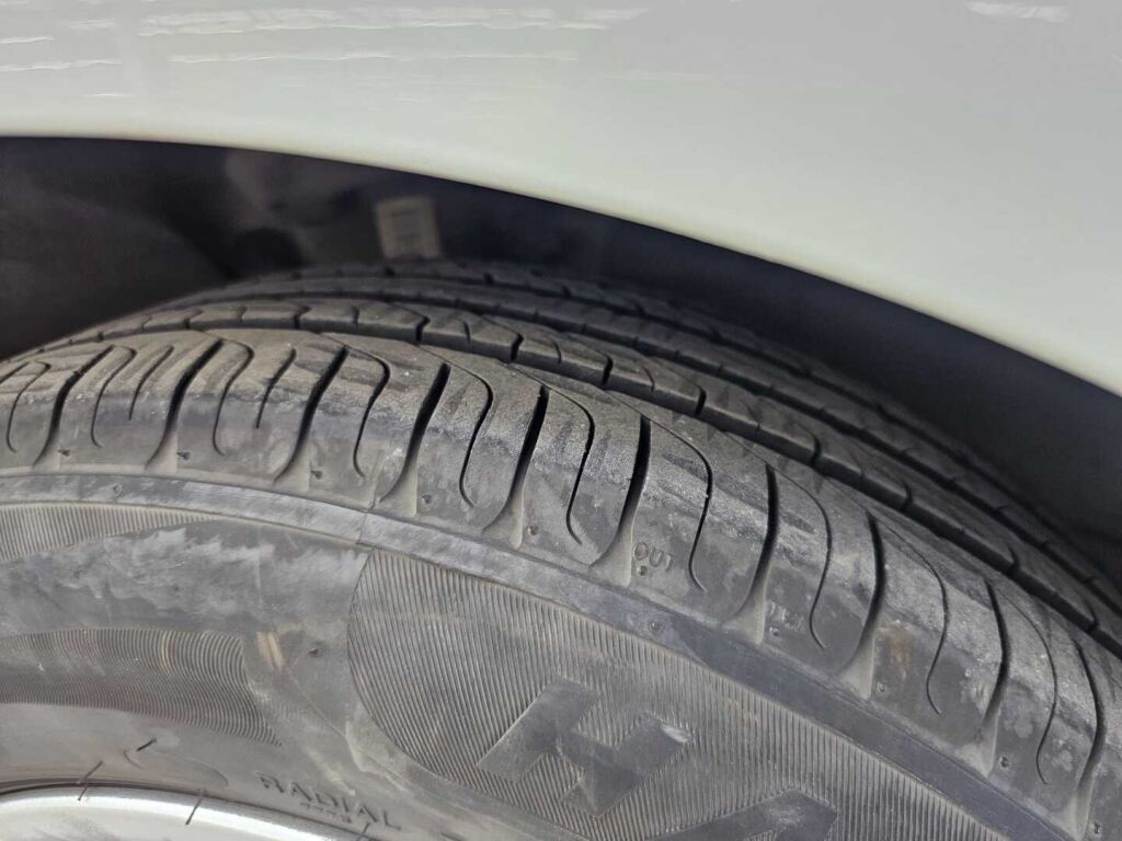 Volkswagen Golf 2009 Valkoinen